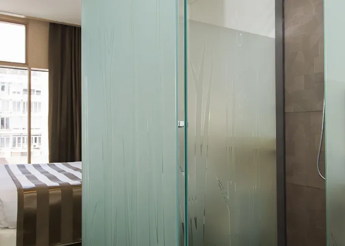 Ako Hotel