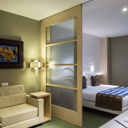 Ako Hotel 4*