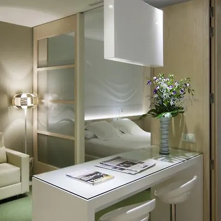 Ako Hotel 4*