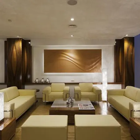 Hotel Ako 4*