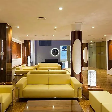 Ako Hotel 4*