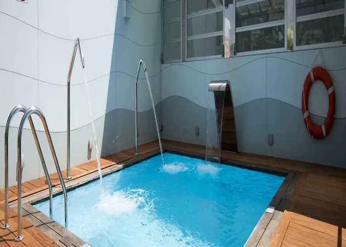 Ako Hotel